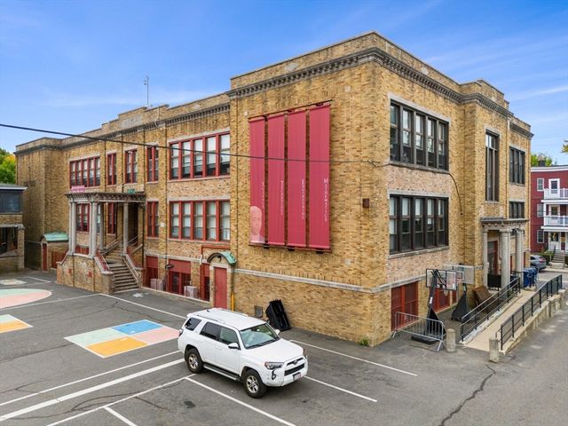 21 Notre Dame Ave, Cambridge, MA 02140