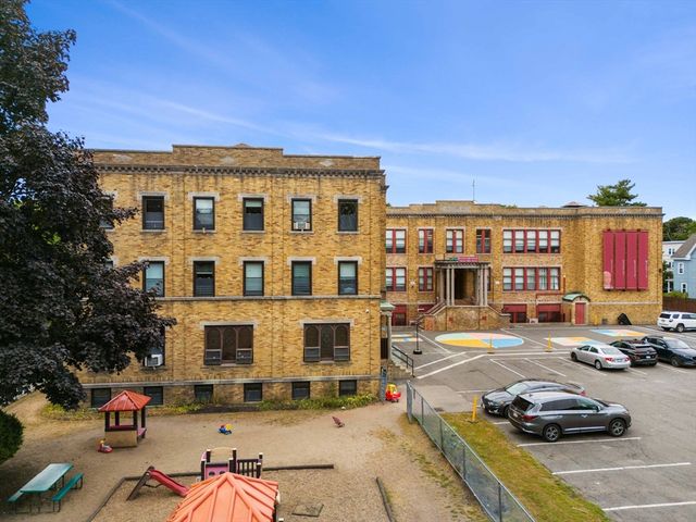 21 Notre Dame Ave, Cambridge, MA 02140