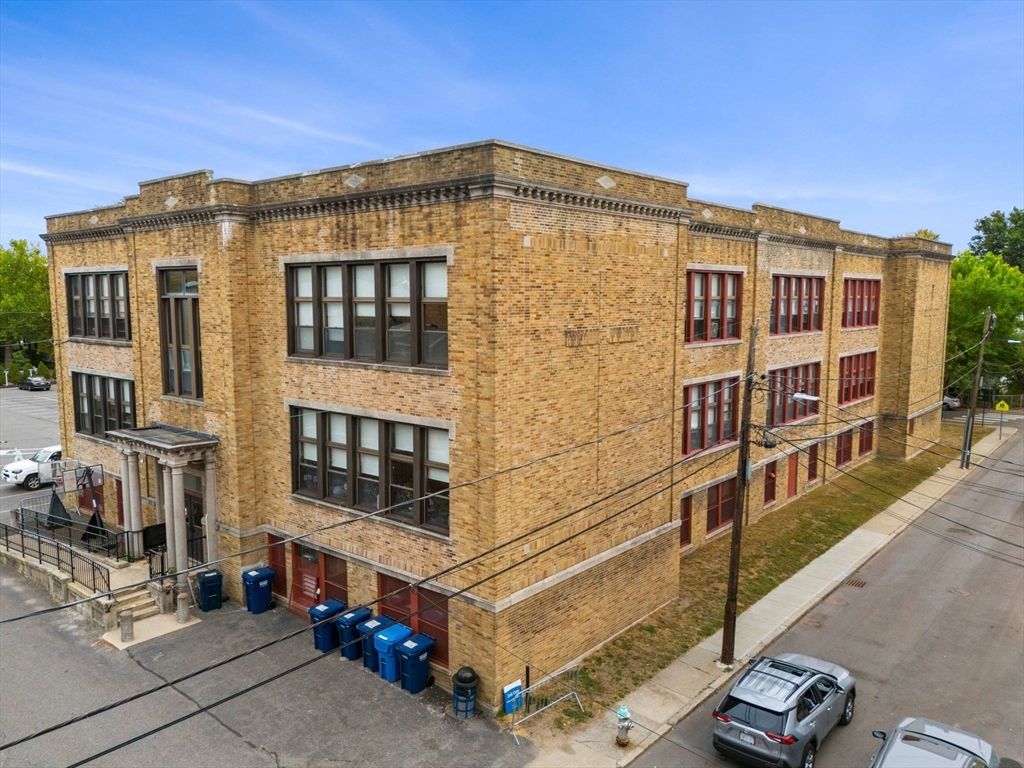 21 Notre Dame Ave, Cambridge, MA 02140