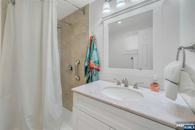280 Davidson Avenue, Ramsey, NJ 07446