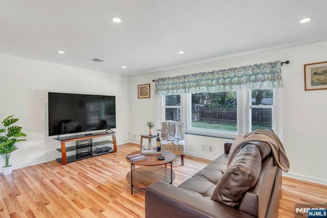 280 Davidson Avenue, Ramsey, NJ 07446