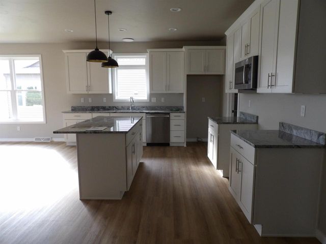 2505 TIPPERARY TRAIL, De Pere, WI 54115