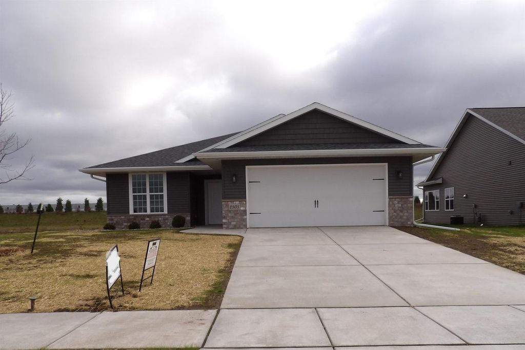 2505 TIPPERARY TRAIL, De Pere, WI 54115