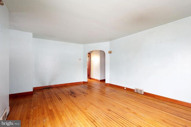 121 HARVEY ST, Pleasant Gap, PA 16823