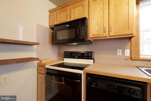 121 HARVEY ST, Pleasant Gap, PA 16823