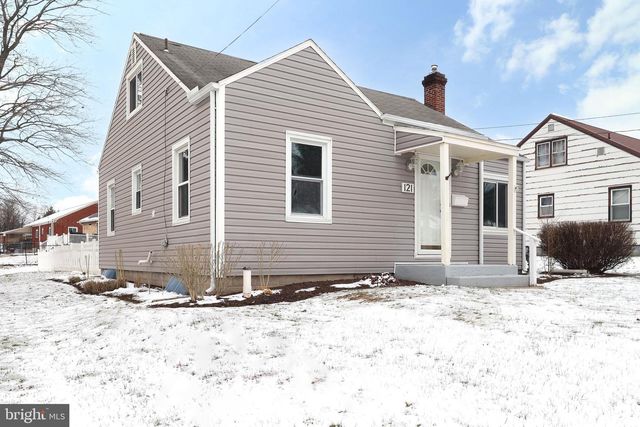 121 HARVEY ST, Pleasant Gap, PA 16823