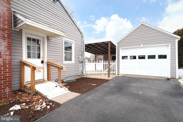 121 HARVEY ST, Pleasant Gap, PA 16823