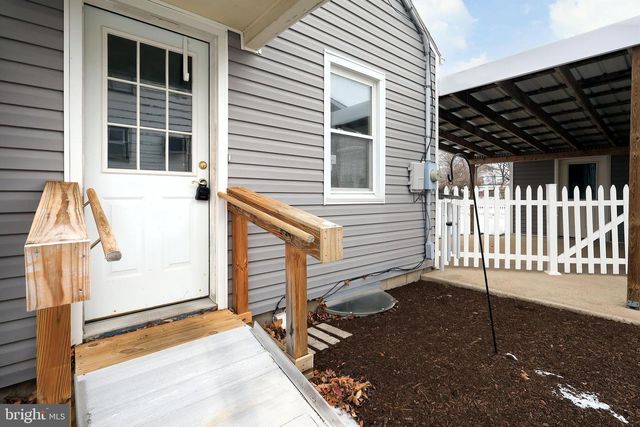 121 HARVEY ST, Pleasant Gap, PA 16823