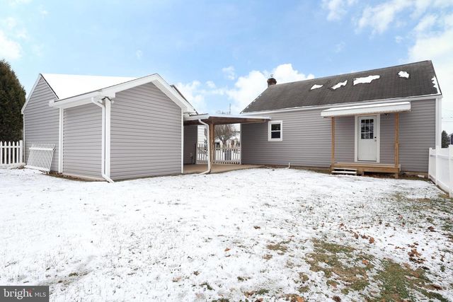 121 HARVEY ST, Pleasant Gap, PA 16823