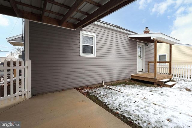 121 HARVEY ST, Pleasant Gap, PA 16823