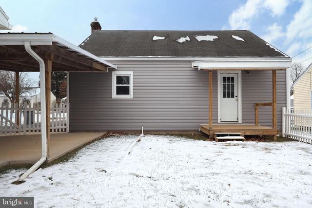 121 HARVEY ST, Pleasant Gap, PA 16823