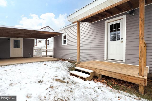 121 HARVEY ST, Pleasant Gap, PA 16823