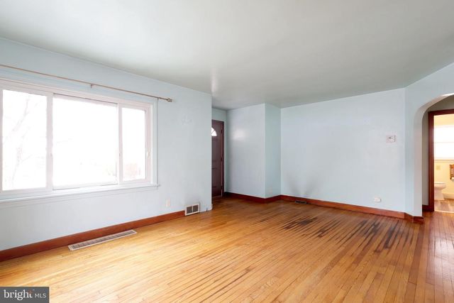 121 HARVEY ST, Pleasant Gap, PA 16823