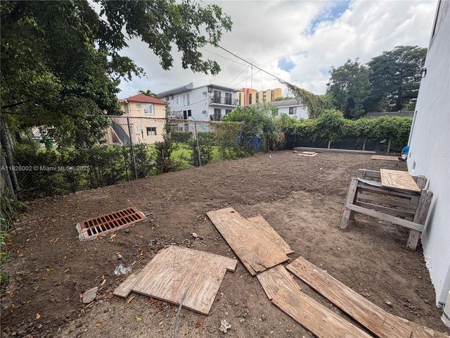 1037 NW 2nd St, Miami, FL 33128