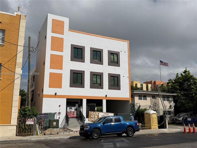 1037 NW 2nd St, Miami, FL 33128