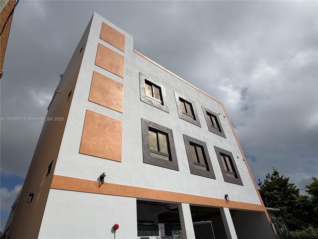 1037 NW 2nd St, Miami, FL 33128