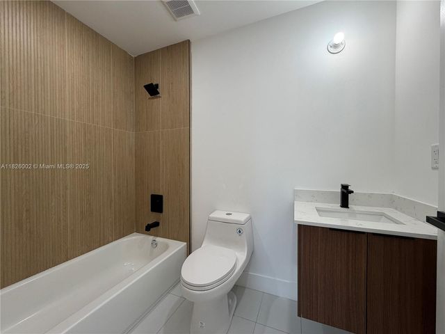 1037 NW 2nd St, Miami, FL 33128