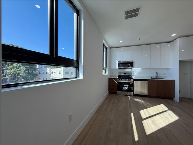 1037 NW 2nd St, Miami, FL 33128