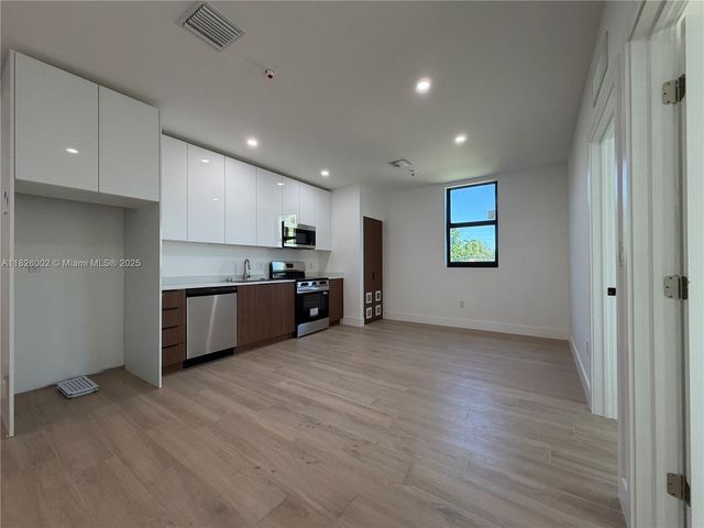 1037 NW 2nd St, Miami, FL 33128