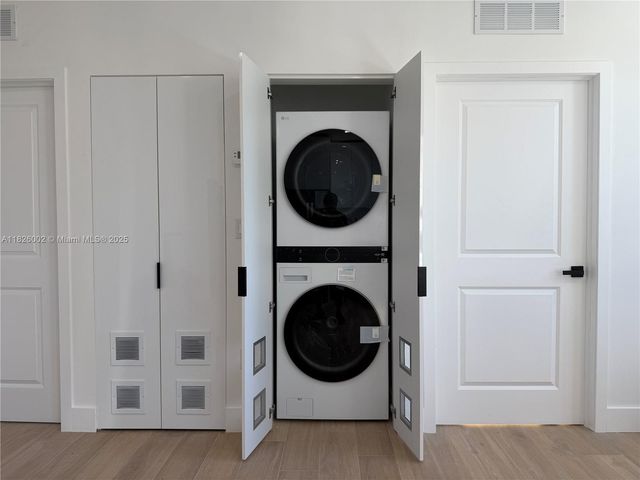 1037 NW 2nd St, Miami, FL 33128