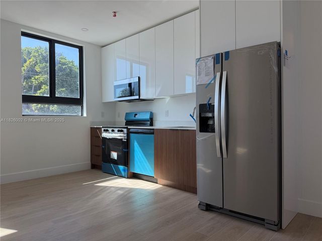 1037 NW 2nd St, Miami, FL 33128