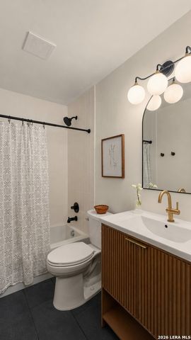 337 W MERRIWEATHER ST, New Braunfels, TX 78130