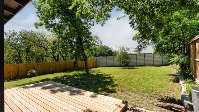 337 W MERRIWEATHER ST, New Braunfels, TX 78130