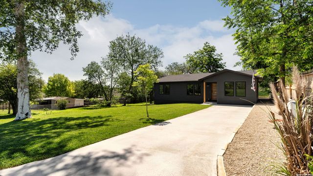 337 W MERRIWEATHER ST, New Braunfels, TX 78130