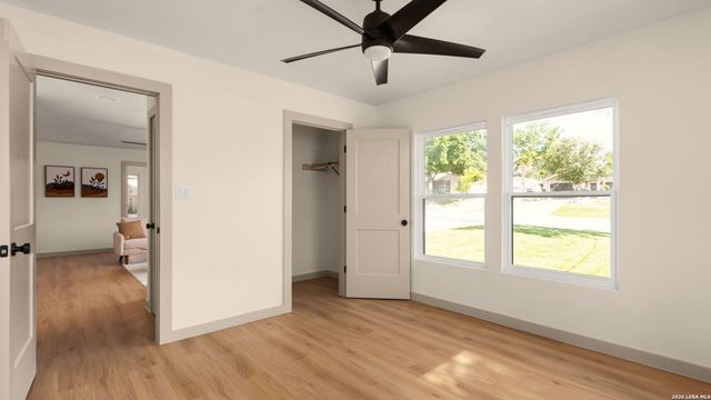 337 W MERRIWEATHER ST, New Braunfels, TX 78130