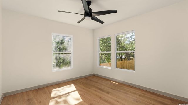 337 W MERRIWEATHER ST, New Braunfels, TX 78130