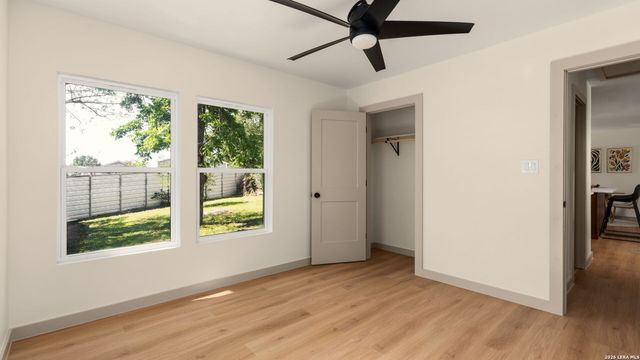 337 W MERRIWEATHER ST, New Braunfels, TX 78130