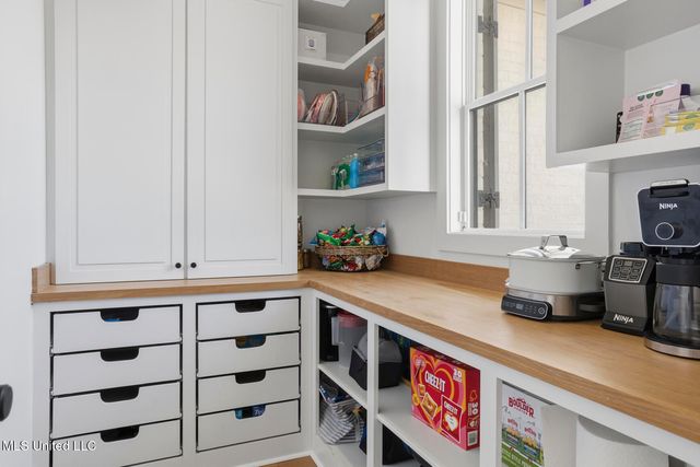 703 Ivywood Court, Madison, MS 39110