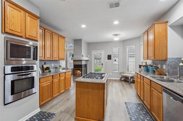 2906 Sea Bright Court, League City, TX 77573