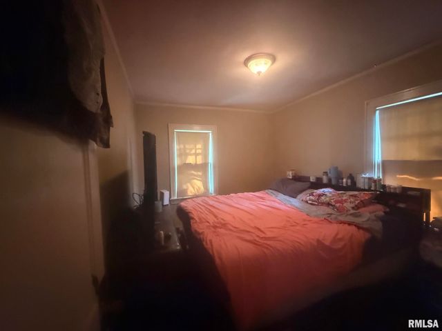1006 W THRUSH Avenue, Peoria, IL 61604
