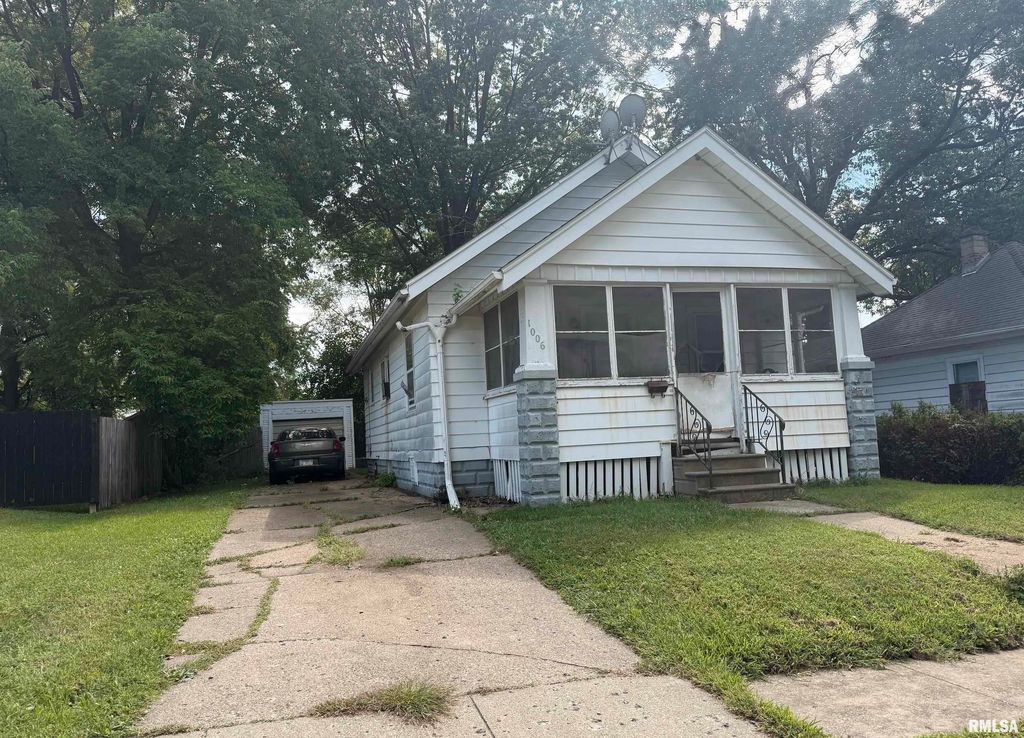 1006 W THRUSH Avenue, Peoria, IL 61604