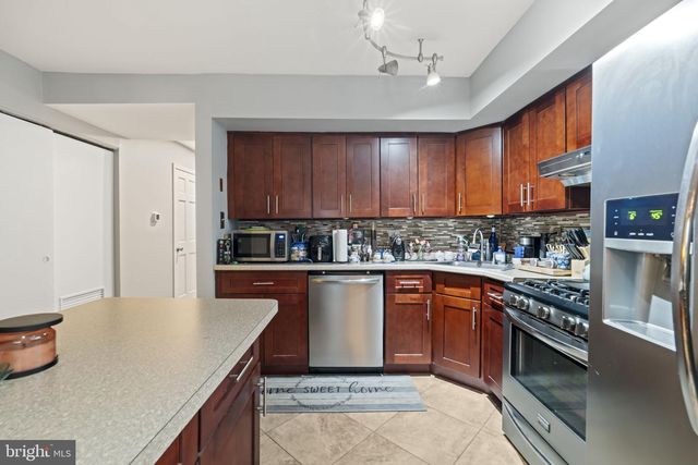 6925 SPRAGUE ST, Philadelphia, PA 19119