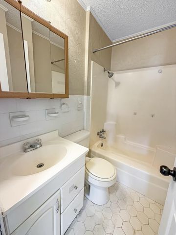 1058 Westwood Dr, Leesville, LA 71446