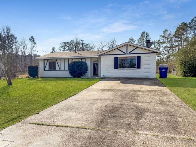 1058 Westwood Dr, Leesville, LA 71446