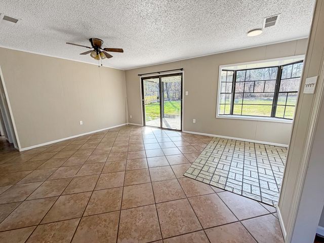 1058 Westwood Dr, Leesville, LA 71446