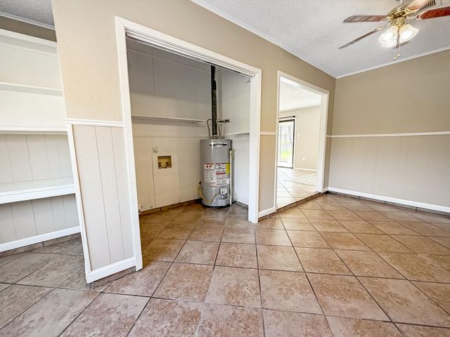 1058 Westwood Dr, Leesville, LA 71446