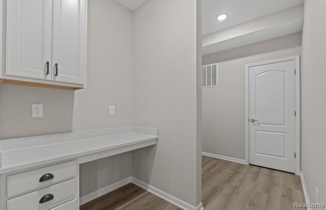 59559 Schuss Gully Drive, New Hudson, MI 48165