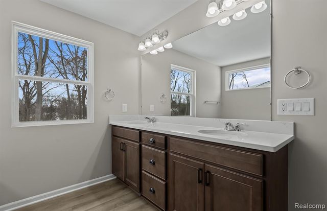 59559 Schuss Gully Drive, New Hudson, MI 48165