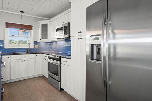 951 GREENWAY AVENUE, Dunedin, FL 34698