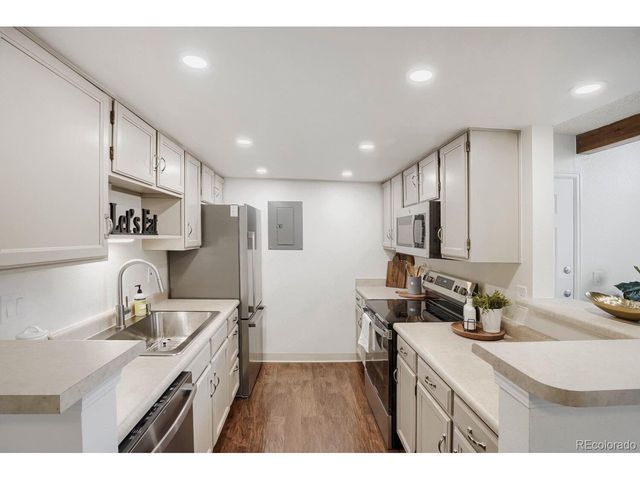 931 S Zeno Way 207, Aurora, CO 80017