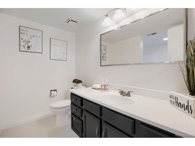 931 S Zeno Way 207, Aurora, CO 80017