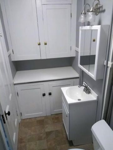 7 Broad St 2, North Attleboro, MA 02760