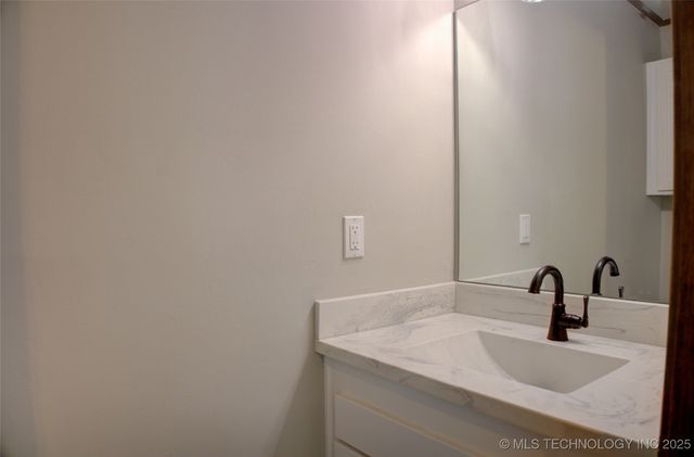 8242 S Sandusky Avenue, Tulsa, OK 74137