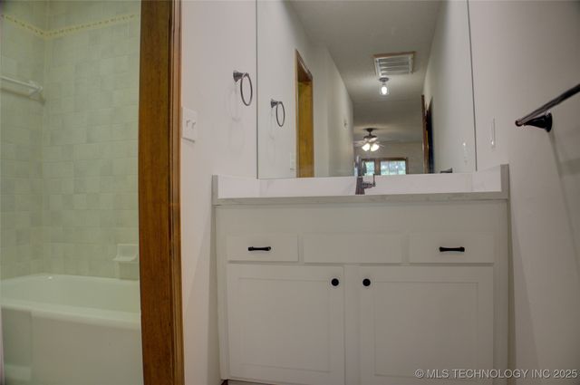 8242 S Sandusky Avenue, Tulsa, OK 74137