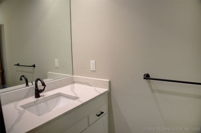 8242 S Sandusky Avenue, Tulsa, OK 74137