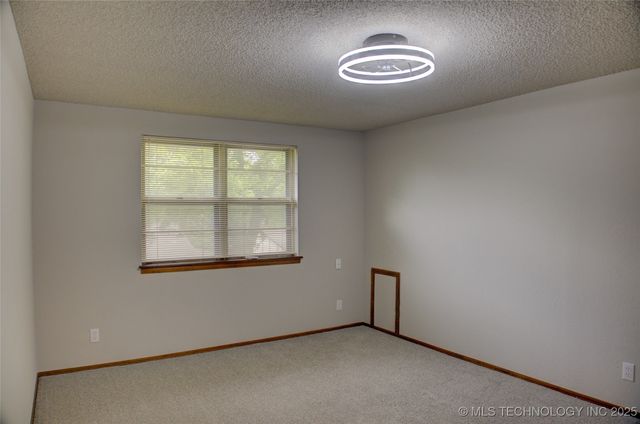 8242 S Sandusky Avenue, Tulsa, OK 74137